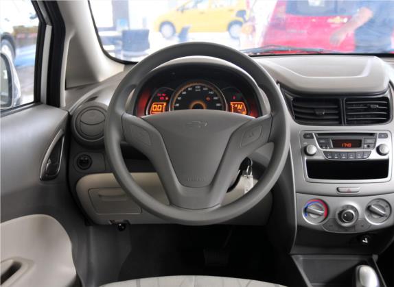 赛欧 2010款 三厢 1.4L AMT优逸版 中控类   驾驶位