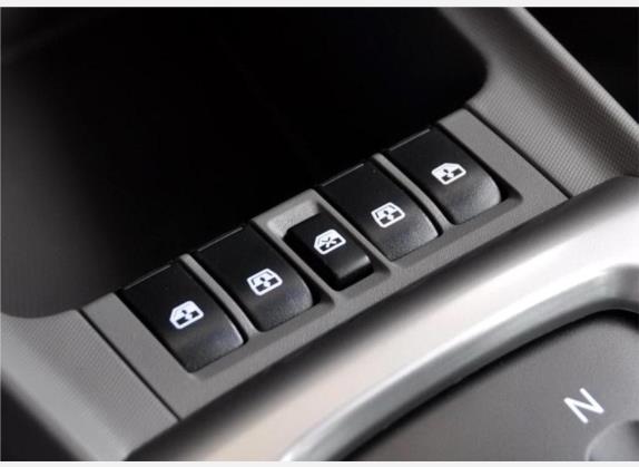 赛欧 2010款 两厢 1.4L AMT优逸版 车厢座椅   门窗控制