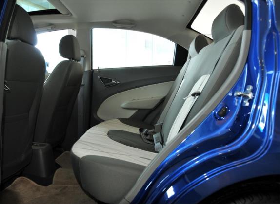 赛欧 2011款 三厢 1.4L 手动幸福版 车厢座椅   后排空间