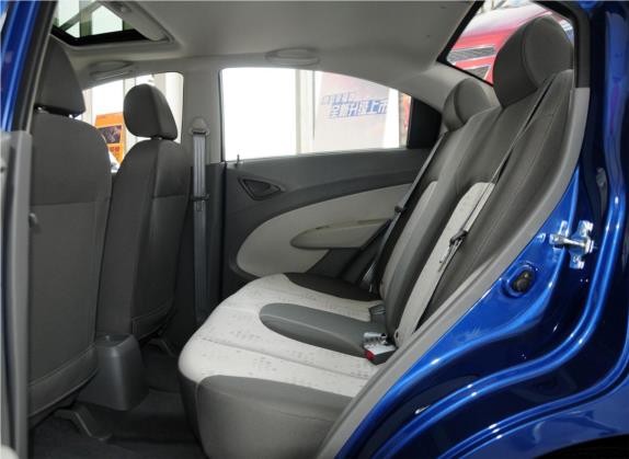 赛欧 2013款 三厢 1.2L 手动幸福版 车厢座椅   后排空间