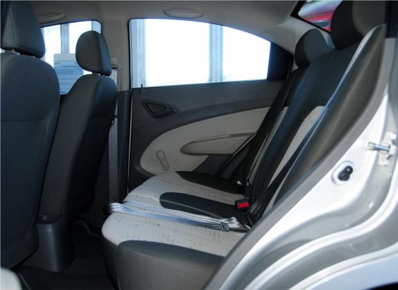 赛欧 2013款 三厢 1.2L 手动理想版 车厢座椅   后排空间