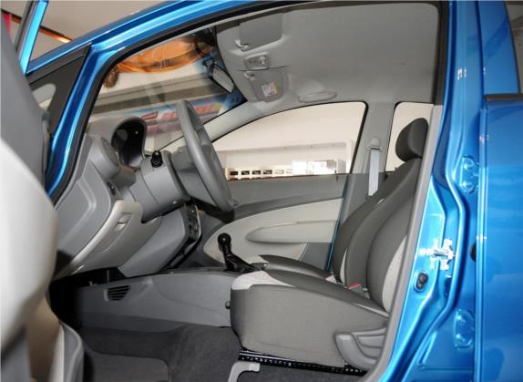 赛欧 2013款 三厢 1.4L 手动理想版 车厢座椅   前排空间
