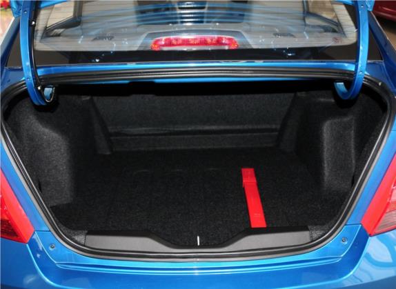 赛欧 2013款 三厢 1.4L 手动理想版 车厢座椅   后备厢