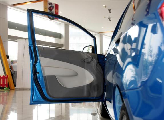 赛欧 2013款 三厢 1.4L 手动理想版 车厢座椅   前门板