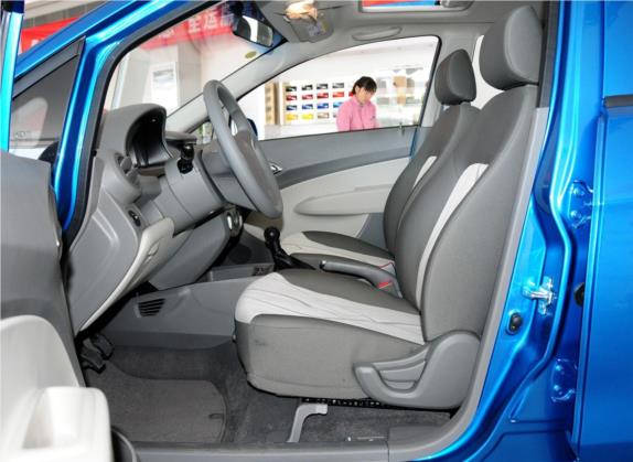 赛欧 2013款 三厢 1.4L 手动优逸版 车厢座椅   前排空间
