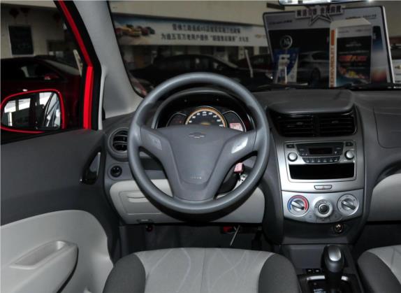 赛欧 2013款 三厢 1.4L AMT优逸版 中控类   驾驶位