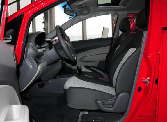 赛欧 2013款 三厢 1.4L AMT优逸版 车厢座椅   前排空间