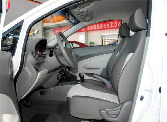赛欧 2013款 两厢 1.2L AMT理想版 车厢座椅   前排空间