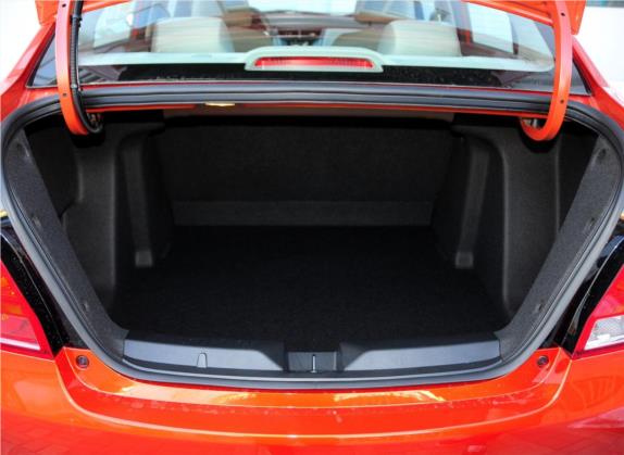 赛欧 2015款 赛欧3 1.5L 手动幸福版 车厢座椅   后备厢