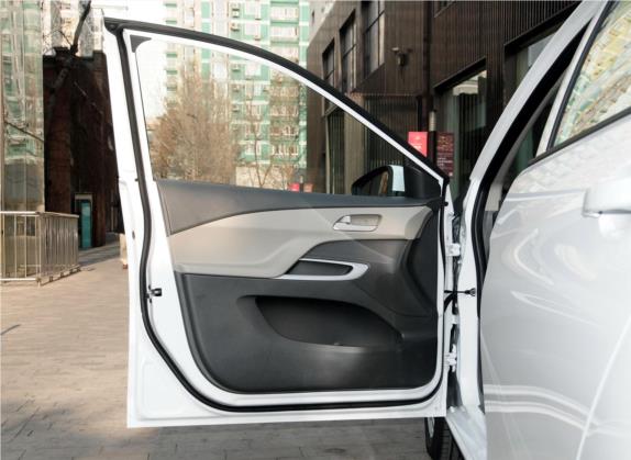 赛欧 2015款 赛欧3 1.3L 手动理想天窗版 车厢座椅   前门板
