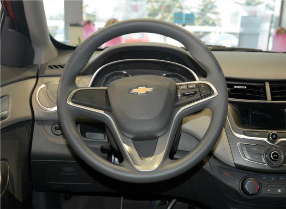 赛欧 2015款 赛欧3 1.5L 手动理想天窗版 中控类   驾驶位
