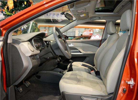赛欧 2015款 赛欧3 1.5L 手动理想天窗版 车厢座椅   前排空间