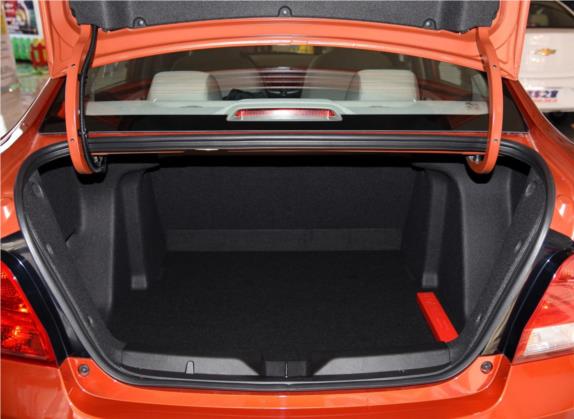 赛欧 2015款 赛欧3 1.3L 手动理想版 车厢座椅   后备厢