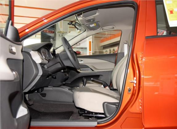 赛欧 2015款 赛欧3 1.3L AMT理想版 车厢座椅   前排空间
