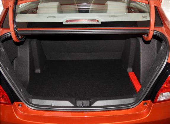 赛欧 2015款 赛欧3 1.3L AMT理想版 车厢座椅   后备厢