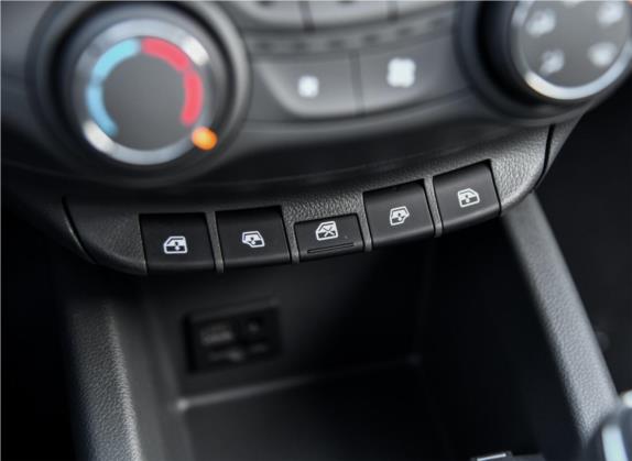 赛欧 2018款 赛欧3 1.5L AMT幸福天窗版 车厢座椅   门窗控制