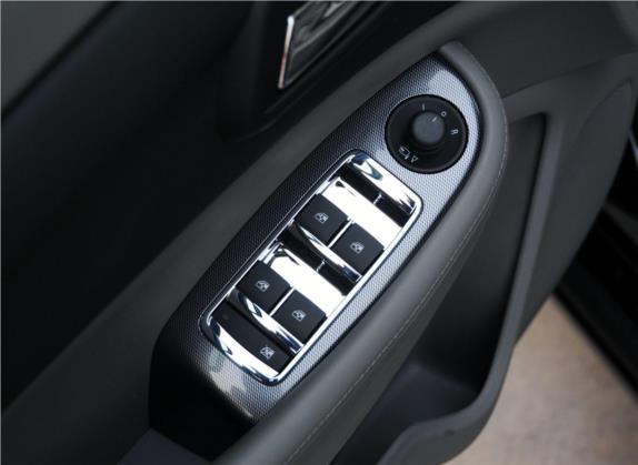 迈锐宝 2012款 2.4L 自动豪华版 车厢座椅   门窗控制