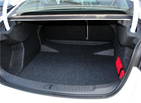 迈锐宝 2012款 2.0L 自动豪华版 车厢座椅   后备厢