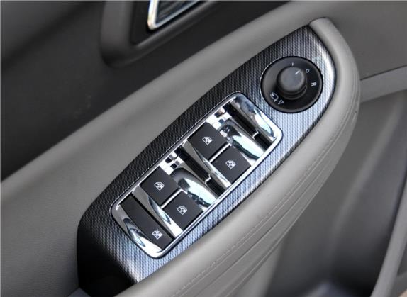 迈锐宝 2012款 2.0L 自动豪华版 车厢座椅   门窗控制