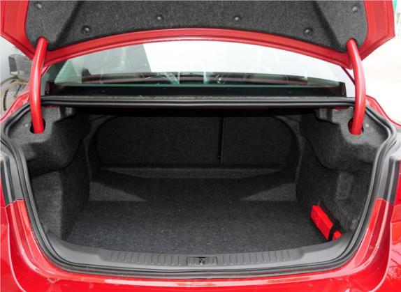 迈锐宝 2013款 1.6T 自动舒适版 车厢座椅   后备厢