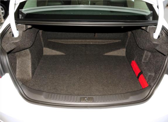 迈锐宝 2013款 2.4L 自动旗舰版 车厢座椅   后备厢