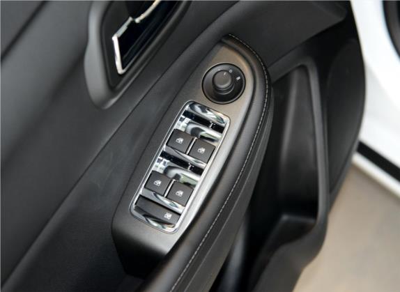 迈锐宝 2014款 1.6T 自动舒适版 车厢座椅   门窗控制