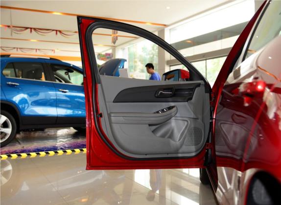 迈锐宝 2014款 2.4L 自动豪华版 车厢座椅   前门板