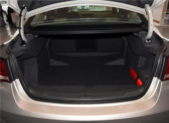迈锐宝 2016款 1.6T 自动舒适版 车厢座椅   后备厢