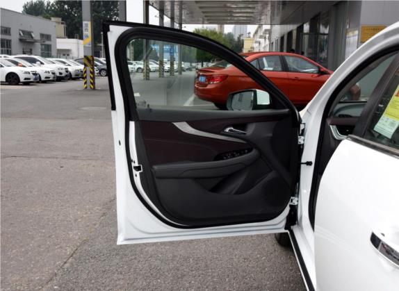 迈锐宝 2017款 1.5T 自动豪华版 车厢座椅   前门板