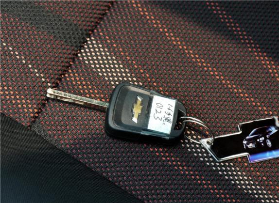 爱唯欧 2011款 两厢 1.6L MT SX 其他细节类   钥匙