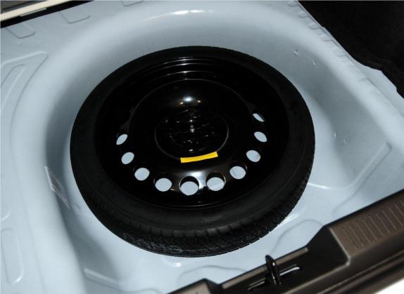 爱唯欧 2013款 三厢 1.6L AT SX 风尚影音版 其他细节类   备胎