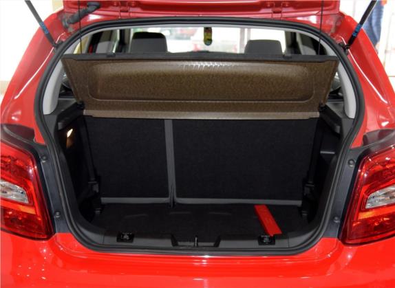 爱唯欧 2014款 两厢 1.4SL AT 时尚版 车厢座椅   后备厢
