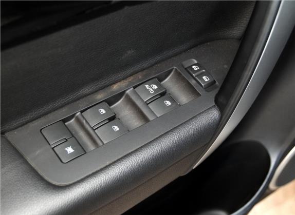 科帕奇 2012款 2.4L 四驱旗舰版 7座 车厢座椅   门窗控制