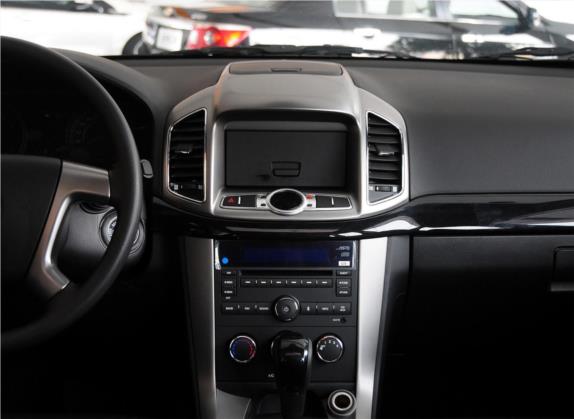 科帕奇 2013款 2.4L 两驱城市版 7座 中控类   中控台