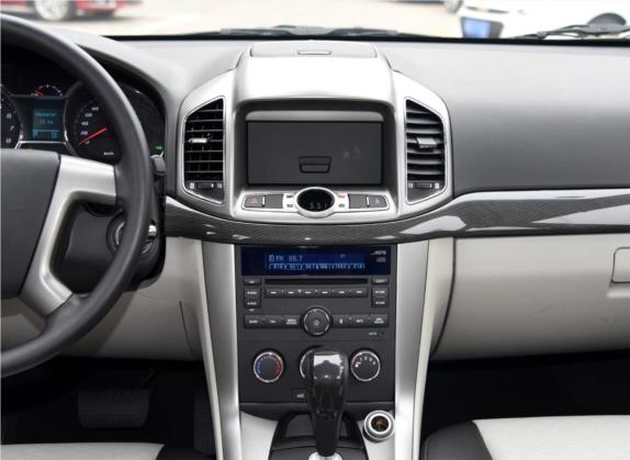 科帕奇 2015款 2.4L 两驱城市版 5座 中控类   中控台