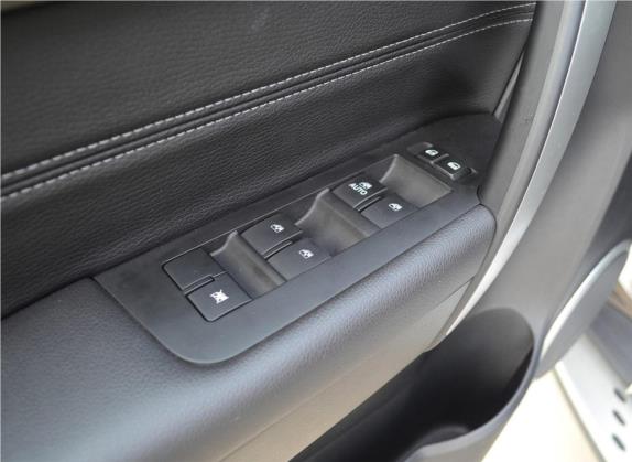 科帕奇 2015款 2.4L 四驱豪华版 5座 车厢座椅   门窗控制
