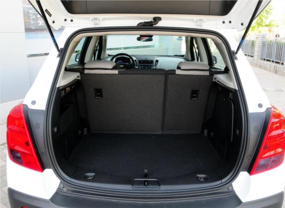 创酷 2014款 1.4T 手动两驱舒适型 车厢座椅   后备厢