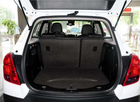 创酷 2014款 1.4T 自动两驱豪华型 车厢座椅   后备厢
