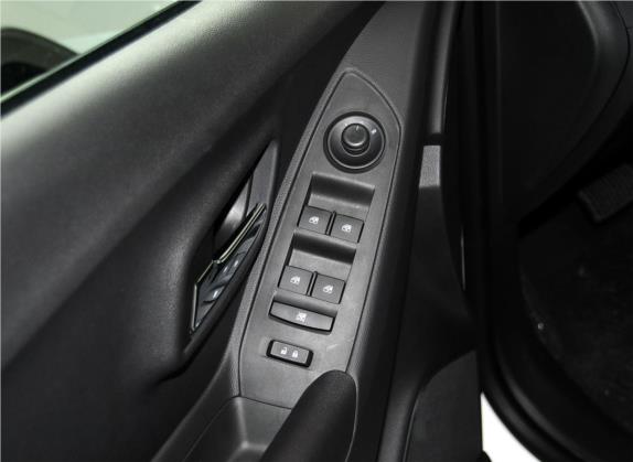创酷 2014款 1.4T 自动两驱豪华型 车厢座椅   门窗控制