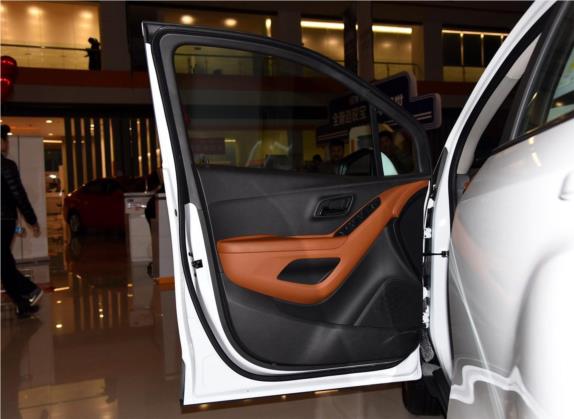 创酷 2016款 1.4T 自动两驱豪华型 车厢座椅   前门板