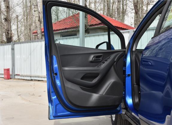 创酷 2018款 330T 手动两驱舒适型 车厢座椅   前门板