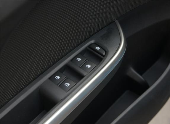 乐风RV 2016款 1.5L 自动趣行版 车厢座椅   门窗控制