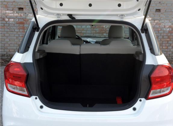 乐风RV 2016款 1.5L 自动畅行版 车厢座椅   后备厢