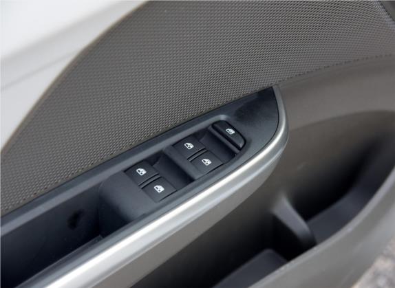 乐风RV 2016款 1.5L 自动畅行版 车厢座椅   门窗控制