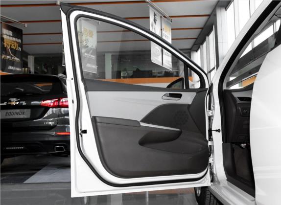 乐风RV 2018款 1.5L 自动畅行版 车厢座椅   前门板
