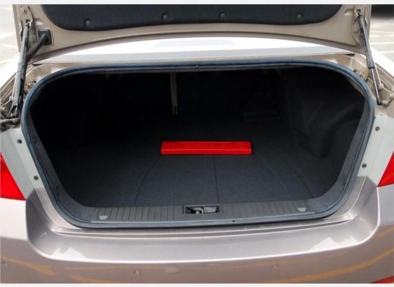 景程 2008款 2.0 SE手动舒适型 车厢座椅   后备厢