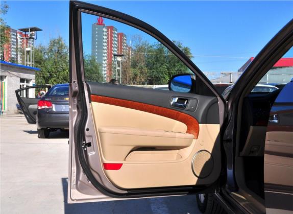 景程 2012款 1.8 豪华版 MT 车厢座椅   前门板