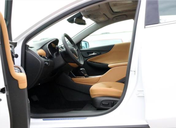 迈锐宝XL 2017款 1.8L 全混动锐尊版 车厢座椅   前排空间