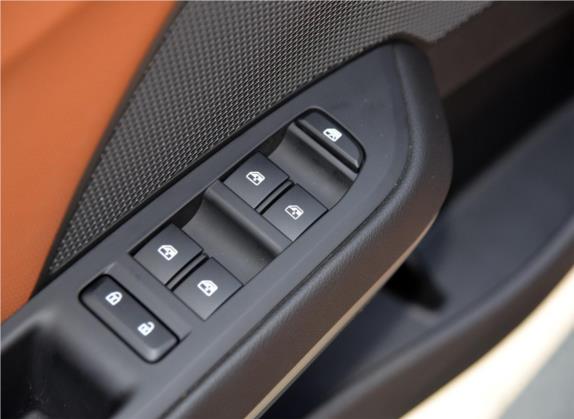 科沃兹 2016款 1.5L 自动欣尚版 车厢座椅   门窗控制