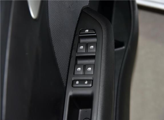 科沃兹 2019款 320 自动欣享版 车厢座椅   门窗控制